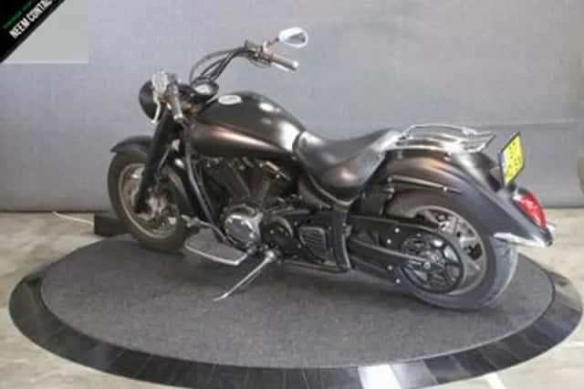 Yamaha XVS 1300 A Midnight Star (2014) thumbnail 2