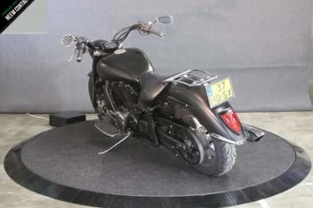Yamaha XVS 1300 A Midnight Star (2014) thumbnail 3