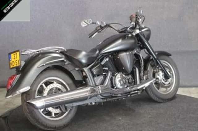 Yamaha XVS 1300 A Midnight Star (2014) thumbnail 6