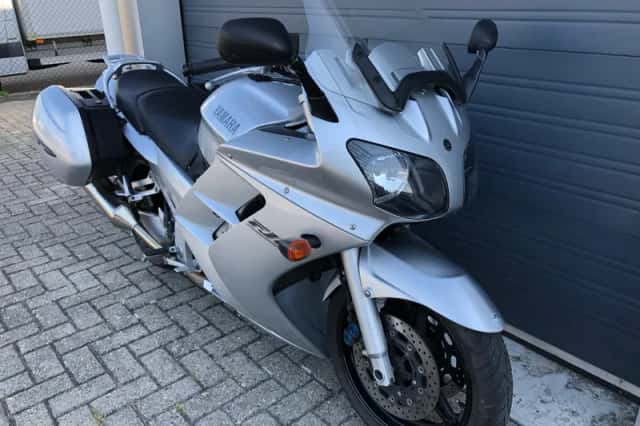 Yamaha FJR1300 (2002) thumbnail 2