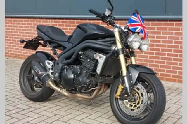 Triumph SPEED TRIPLE 1050 (2007) thumbnail 1