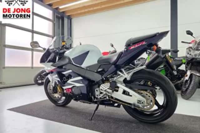 Honda CBR 900 RR Fireblade (2003) thumbnail 3