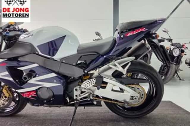 Honda CBR 900 RR Fireblade (2003) thumbnail 4