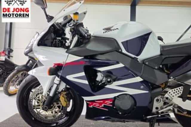 Honda CBR 900 RR Fireblade (2003) thumbnail 5