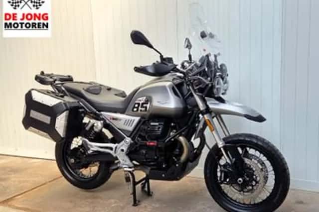 Moto Guzzi V85 TT (2020) thumbnail 1