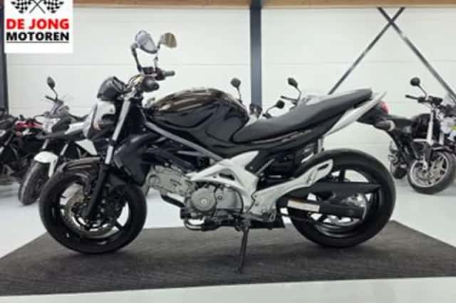 Suzuki Gladius (2012) thumbnail 5