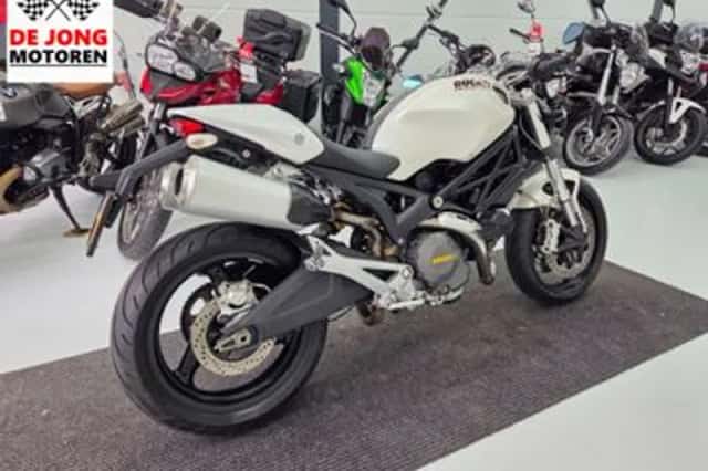 Ducati Monster 696 (2008) thumbnail 6