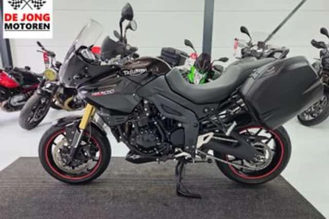 Triumph Tiger 1050 (2012) thumbnail 2