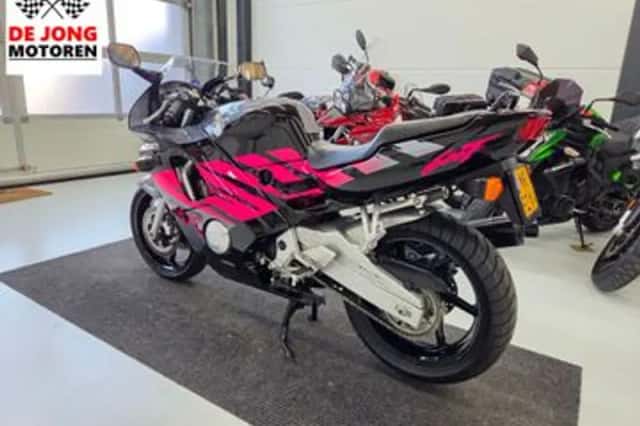 Honda CBR600F (1993) thumbnail 3