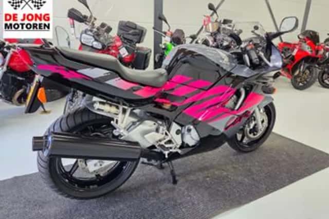 Honda CBR600F (1993) thumbnail 6