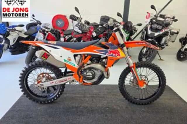 KTM 450 SX-F Factory Edition (2021) thumbnail 2