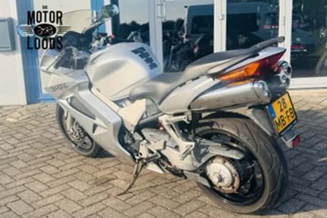 Honda VFR 800 FI (2003) thumbnail 6