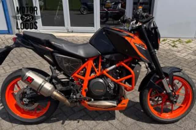 KTM 690 DUKE R (2016) thumbnail 1