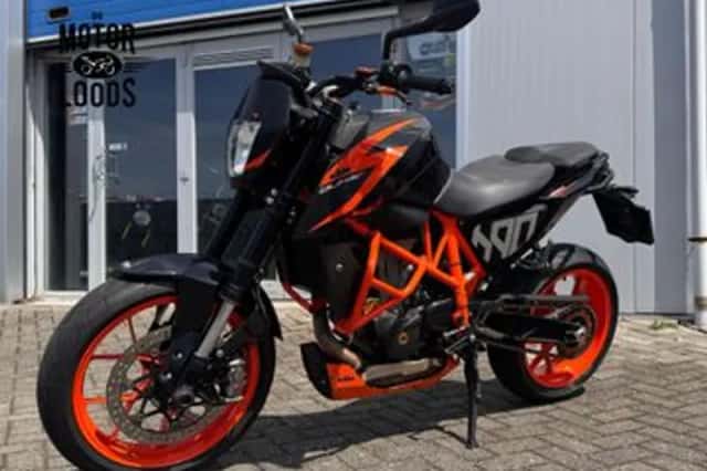 KTM 690 DUKE R (2016) thumbnail 2