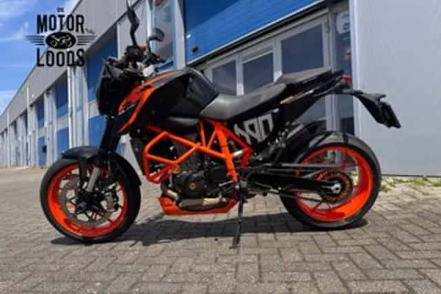 KTM 690 DUKE R (2016) thumbnail 4