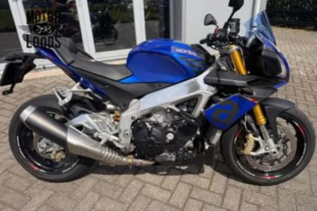 Aprilia Tuono V4 1100 RR (2015) thumbnail 4