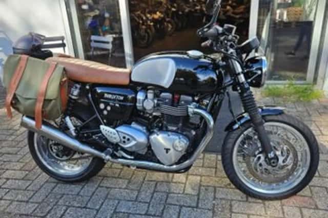 TRIUMPH THRUXTON 1200 (2016) thumbnail 1