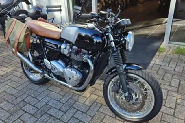 TRIUMPH THRUXTON 1200 (2016) thumbnail 2