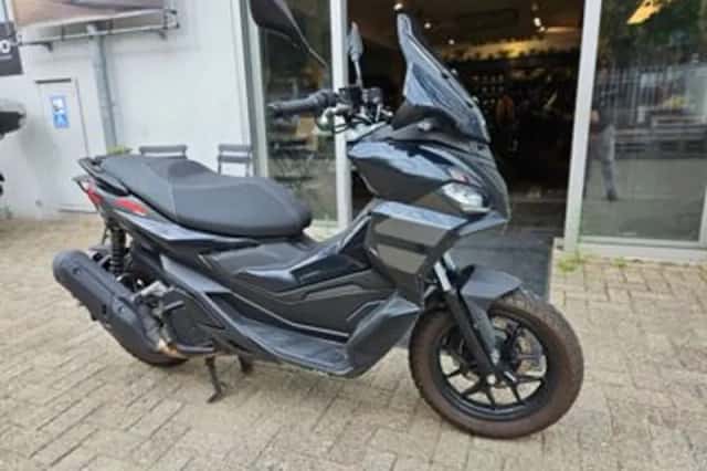 Aprilia SR GT 200 (2025) thumbnail 1
