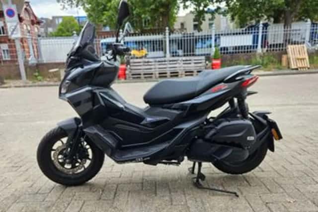 Aprilia SR GT 200 (2025) thumbnail 5