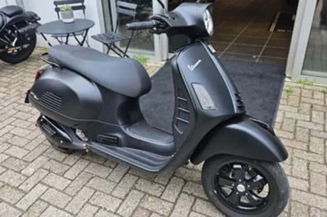 Vespa GTS 300 (2021) thumbnail 1