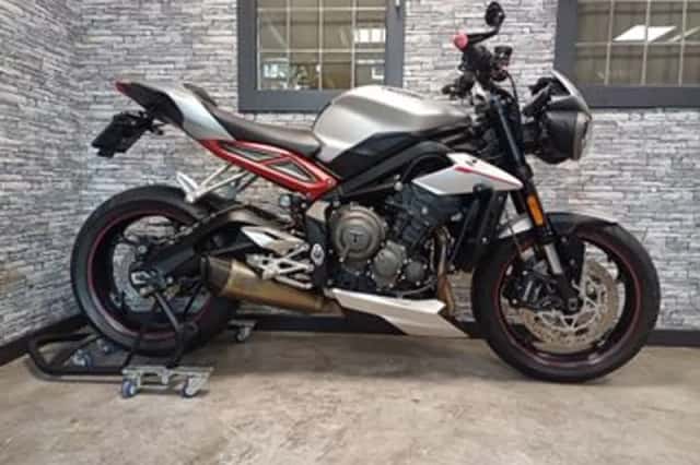 Triumph Street Triple 765 R (2018) thumbnail 1