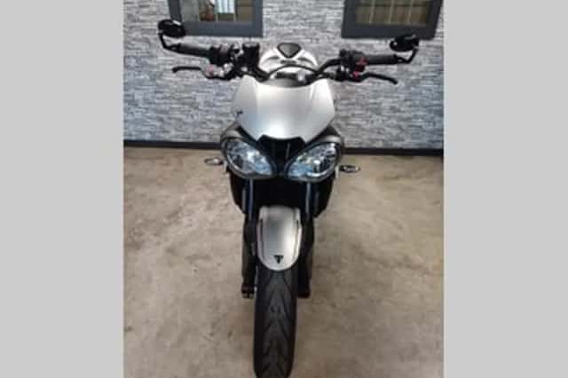 Triumph Street Triple 765 R (2018) thumbnail 3