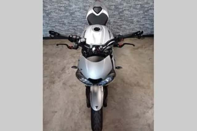 Triumph Street Triple 765 R (2018) thumbnail 4