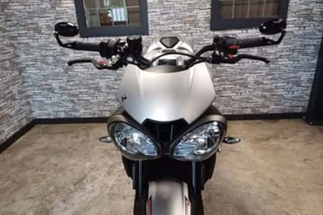 Triumph Street Triple 765 R (2018) thumbnail 5
