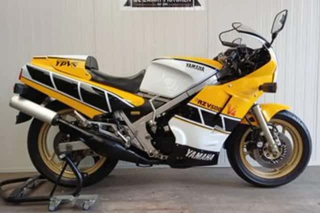 Yamaha RD 500 (1985) thumbnail 1