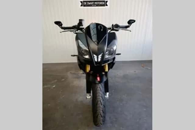 Aprilia Tuono V4 (2015) thumbnail 3