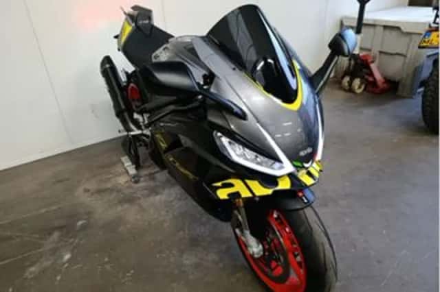 Aprilia RSV4 1100 (2025) thumbnail 3