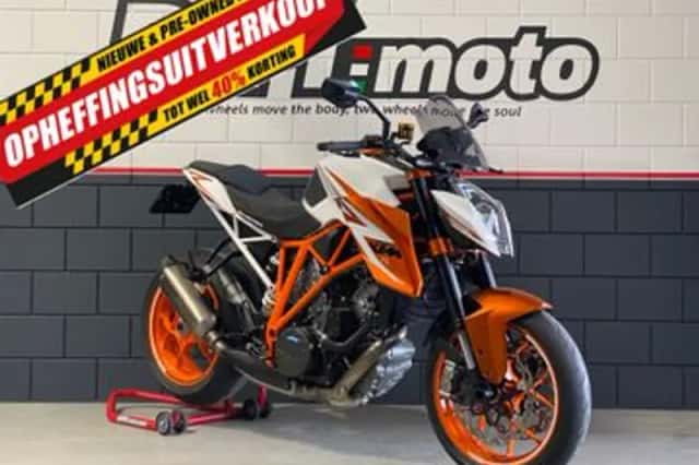 KTM 1290 Super Duke (2016) thumbnail 1
