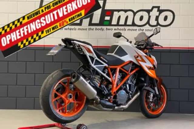 KTM 1290 Super Duke (2016) thumbnail 5