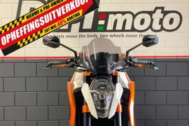 KTM 1290 Super Duke (2016) thumbnail 6