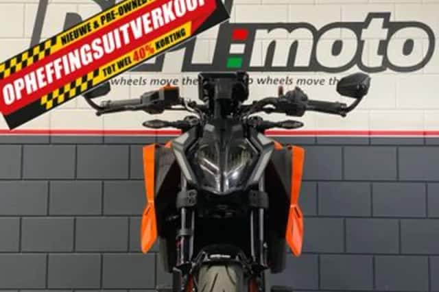 KTM 390 Duke (2024) thumbnail 6