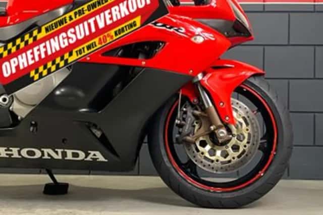 Honda CBR 1000 RR Fireblade (2004) thumbnail 6