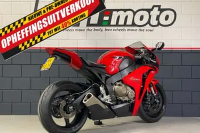 Honda CBR 1000 RR Fireblade (2009) thumbnail 4