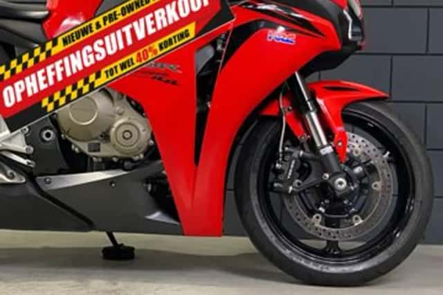 Honda CBR 1000 RR Fireblade (2009) thumbnail 6