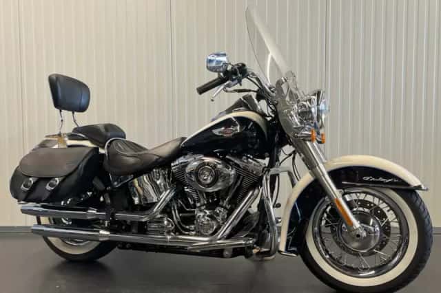 Harley-Davidson Softail (2012) thumbnail 1