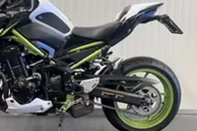 Kawasaki Z900 (2022) thumbnail 4