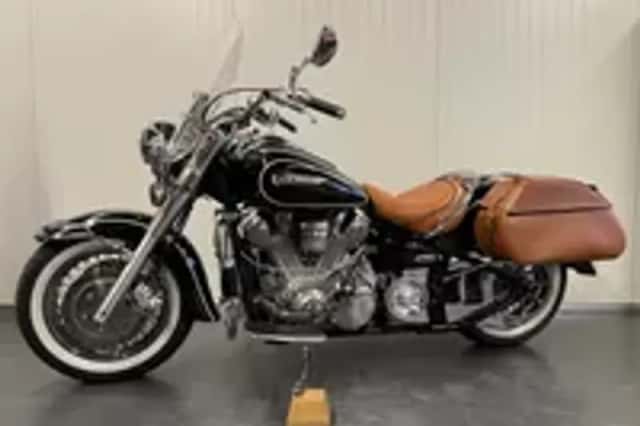 Yamaha XV 1600 WILDSTAR (2004) thumbnail 2