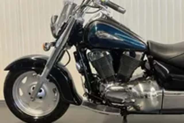 Suzuki VL 1500 INTRUDER (1999) thumbnail 4
