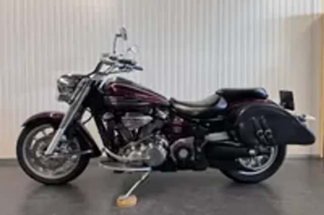 Yamaha XV 1900 MIDNIGHT STAR (2006) thumbnail 3