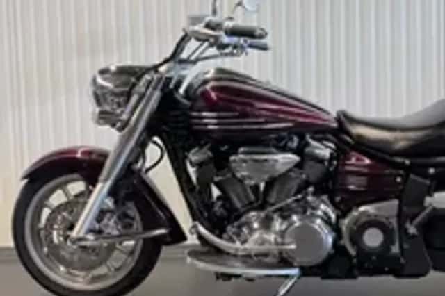 Yamaha XV 1900 MIDNIGHT STAR (2006) thumbnail 4
