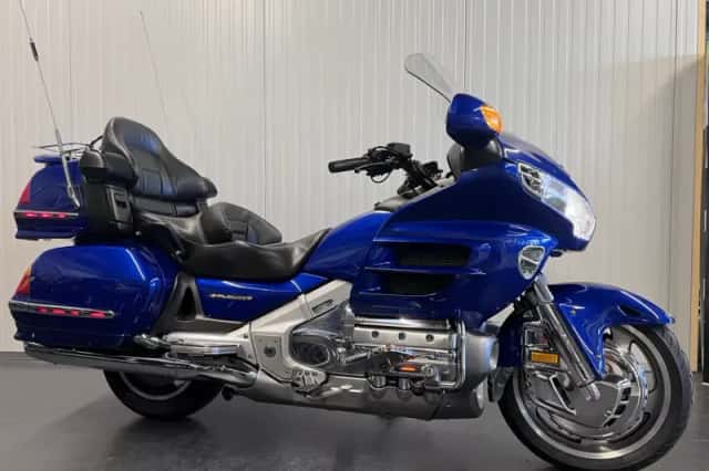 Honda GL 1800 ABS GOLDWING GL1800 (2002) thumbnail 1