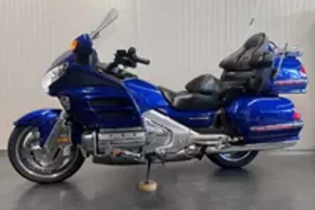 Honda GL 1800 ABS GOLDWING GL1800 (2002) thumbnail 2