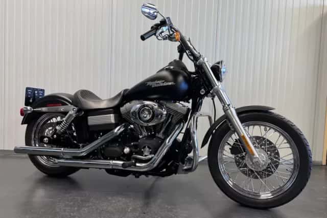 Harley-Davidson Street Bob (2007) thumbnail 1