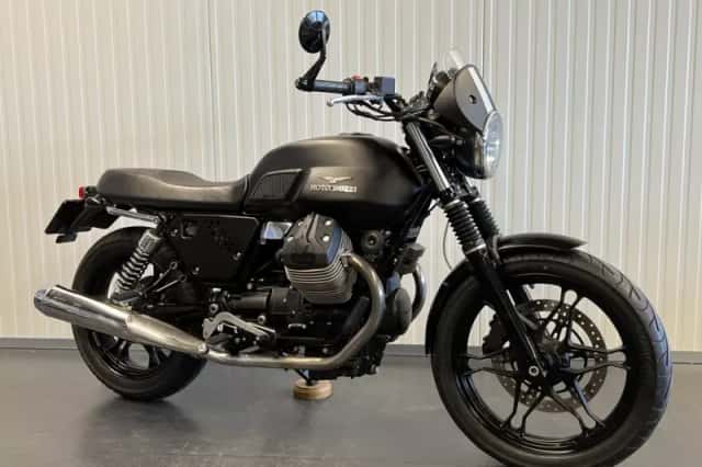 Moto Guzzi V7 (2012) thumbnail 1