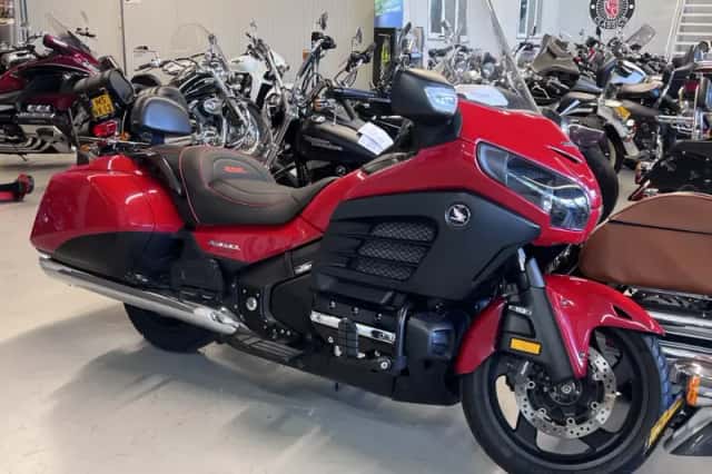 Honda GL 1800 GOLDWING BAGGER F6B (2013) thumbnail 1